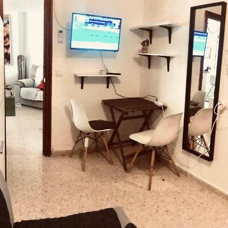 Low Cost Room Малага Екстер'єр фото