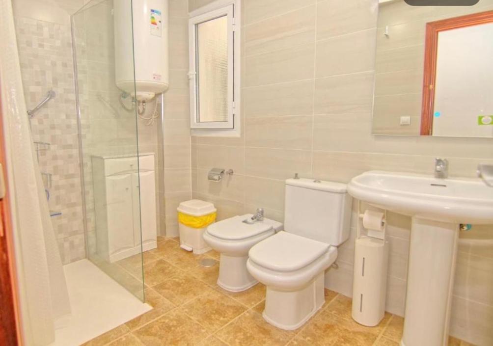 Low Cost Room Малага Екстер'єр фото