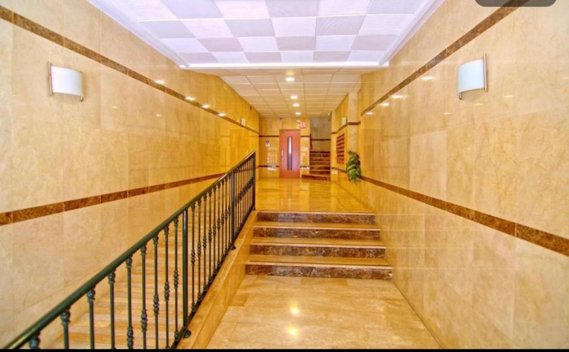 Low Cost Room Малага Екстер'єр фото