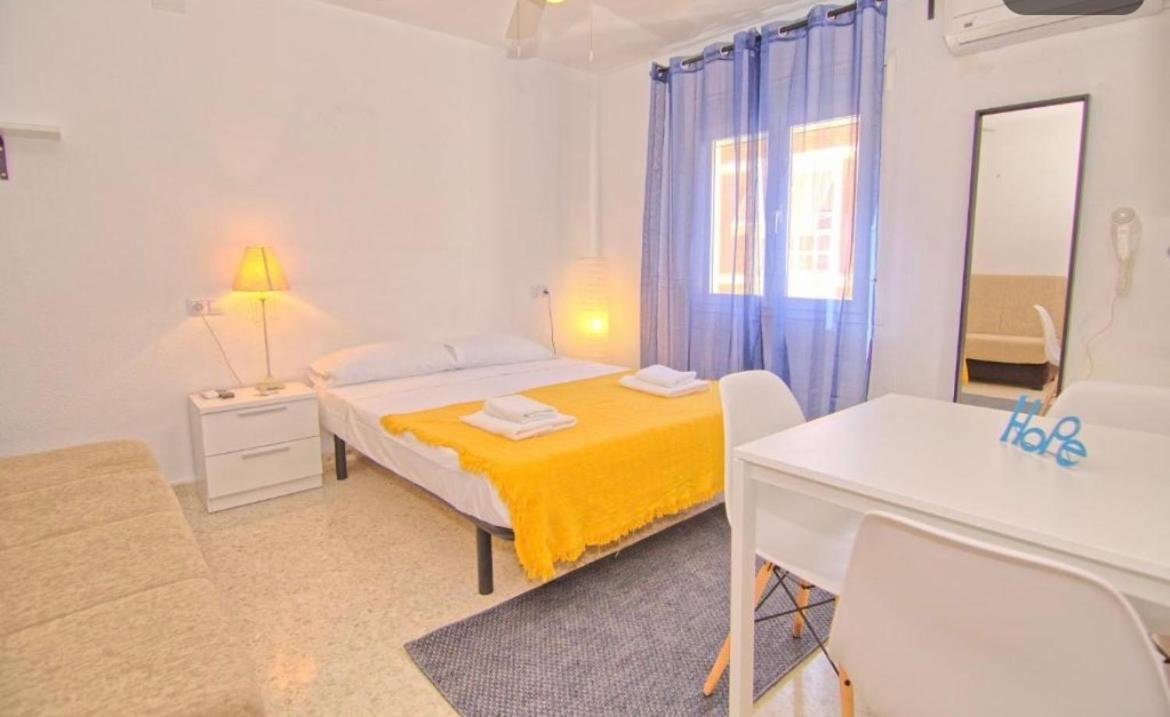 Low Cost Room Малага Екстер'єр фото