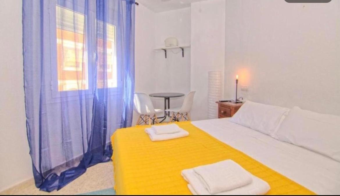 Low Cost Room Малага Екстер'єр фото