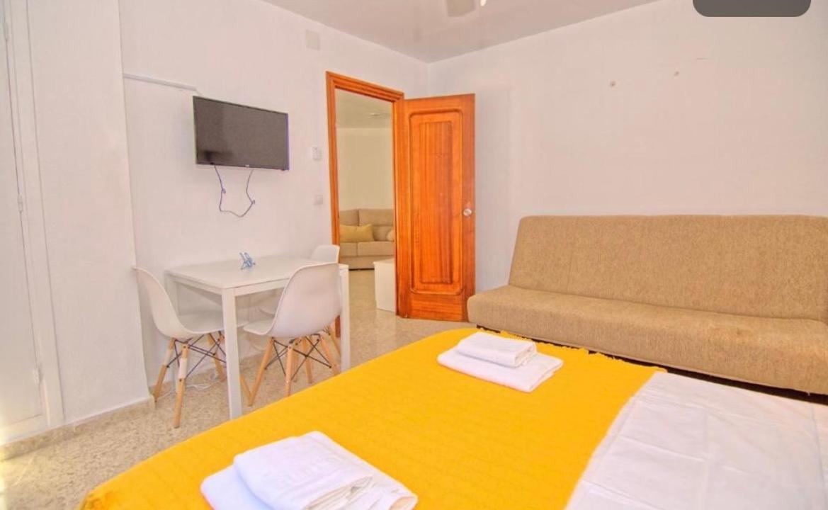 Low Cost Room Малага Екстер'єр фото