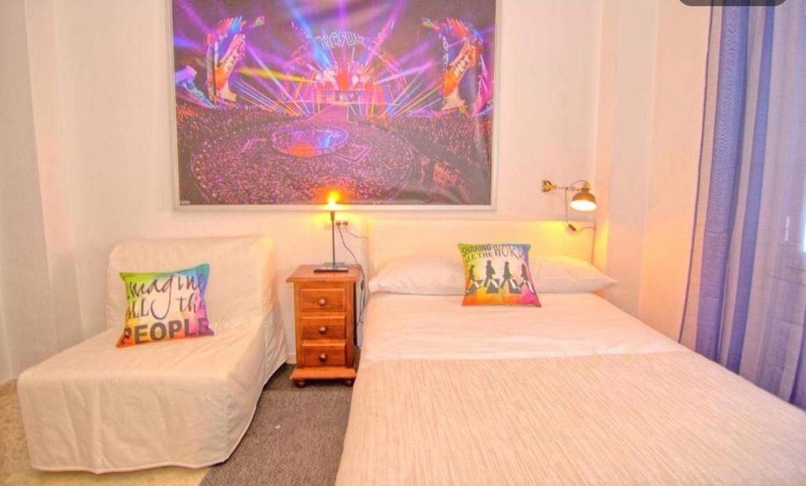 Low Cost Room Малага Екстер'єр фото