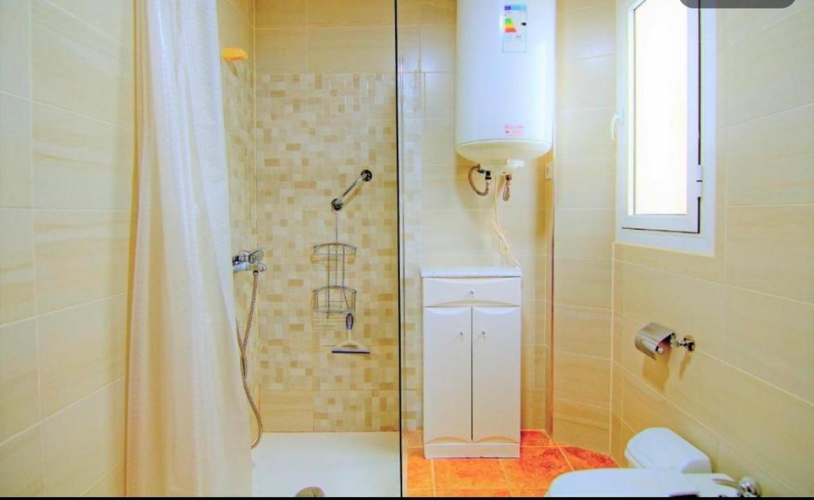 Low Cost Room Малага Екстер'єр фото